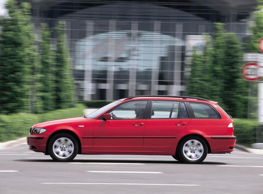  BMW 3-Series Touring 2002 года  (фото 17 из 18)